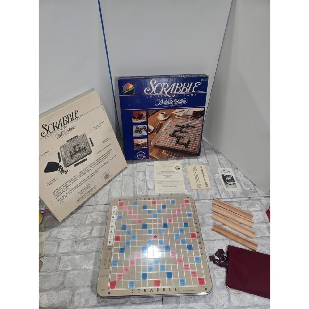 1987 Scrabble Deluxe Edition Crossword Word Game No Score pad Vintage